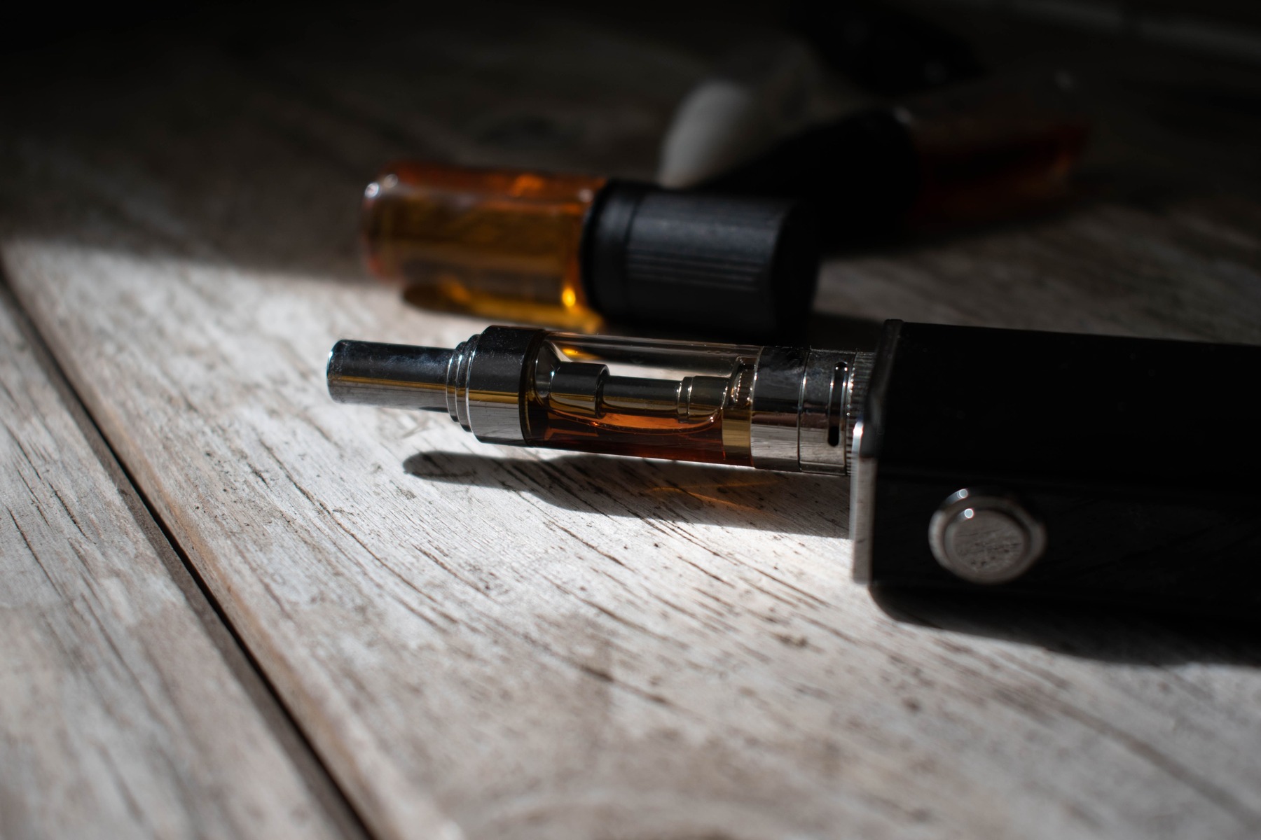 почему вейп плюется жидкостью